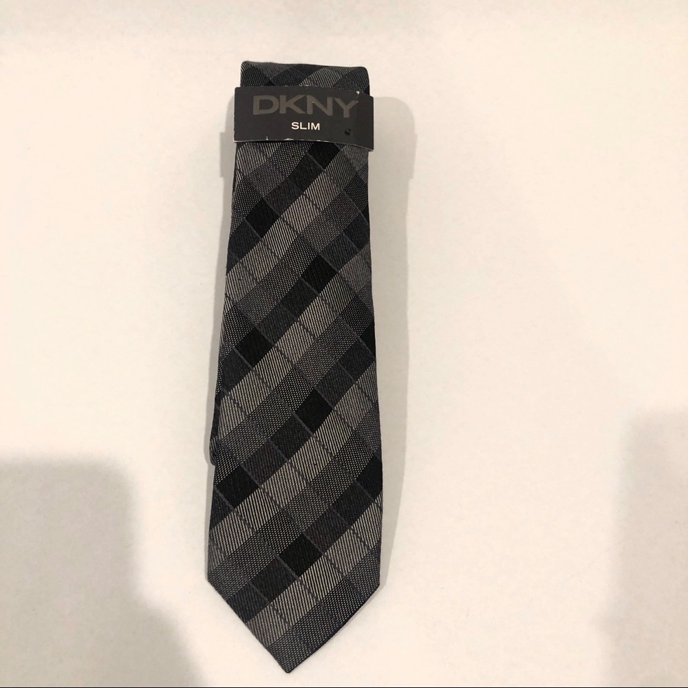 NWT DKNY 100% silk grey and black tie